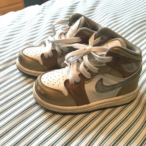 Baby glitter nikes - Picture 1 of 5
